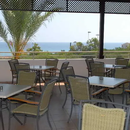 Iris Hotel