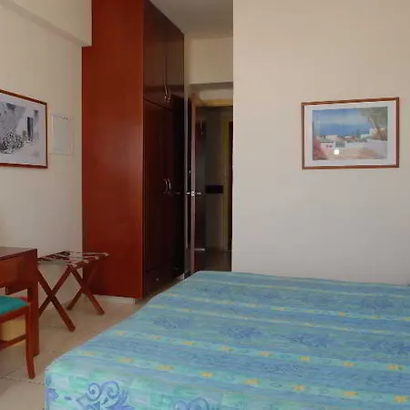 Hotel Iris Protaras