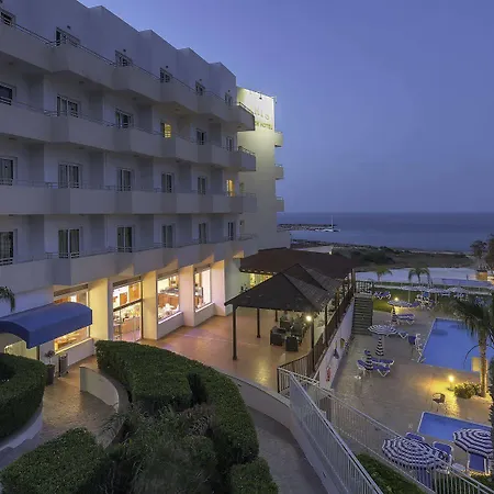 Iris Hotel 3*