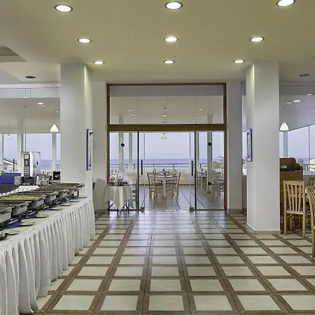 Iris Hotel 3*