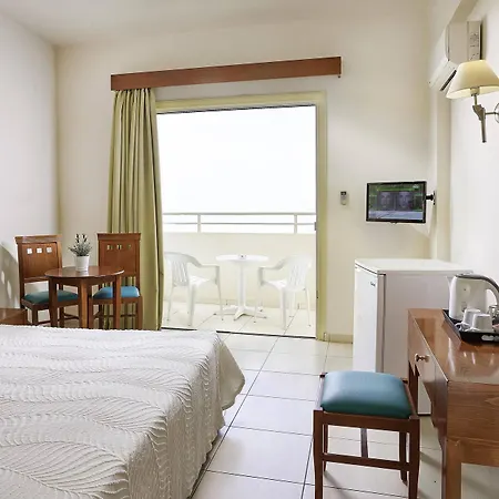 Iris 3* Protaras