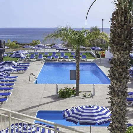 Iris Hotel 3*