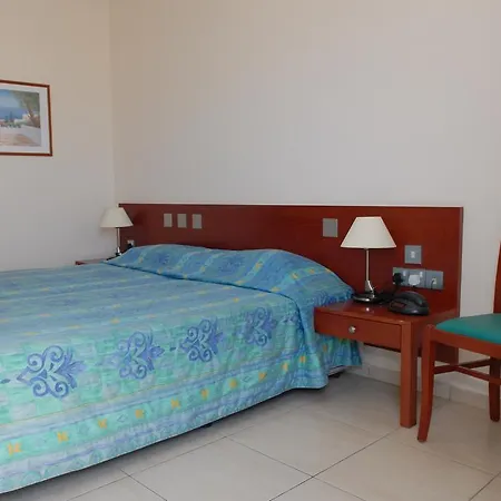 Hotel Iris Protaras